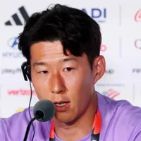 Son estreia na Copa do Mundo contra a Tchéquia