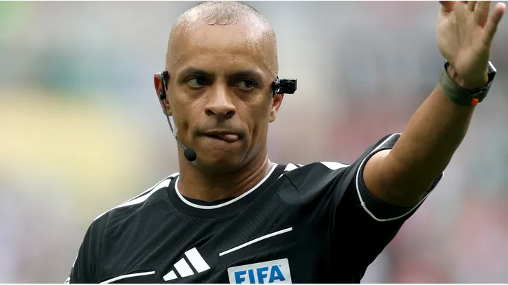 Wilton Pereira Sampaio, árbitro brasileiro. (Photo by Carl Recine/Getty Images)