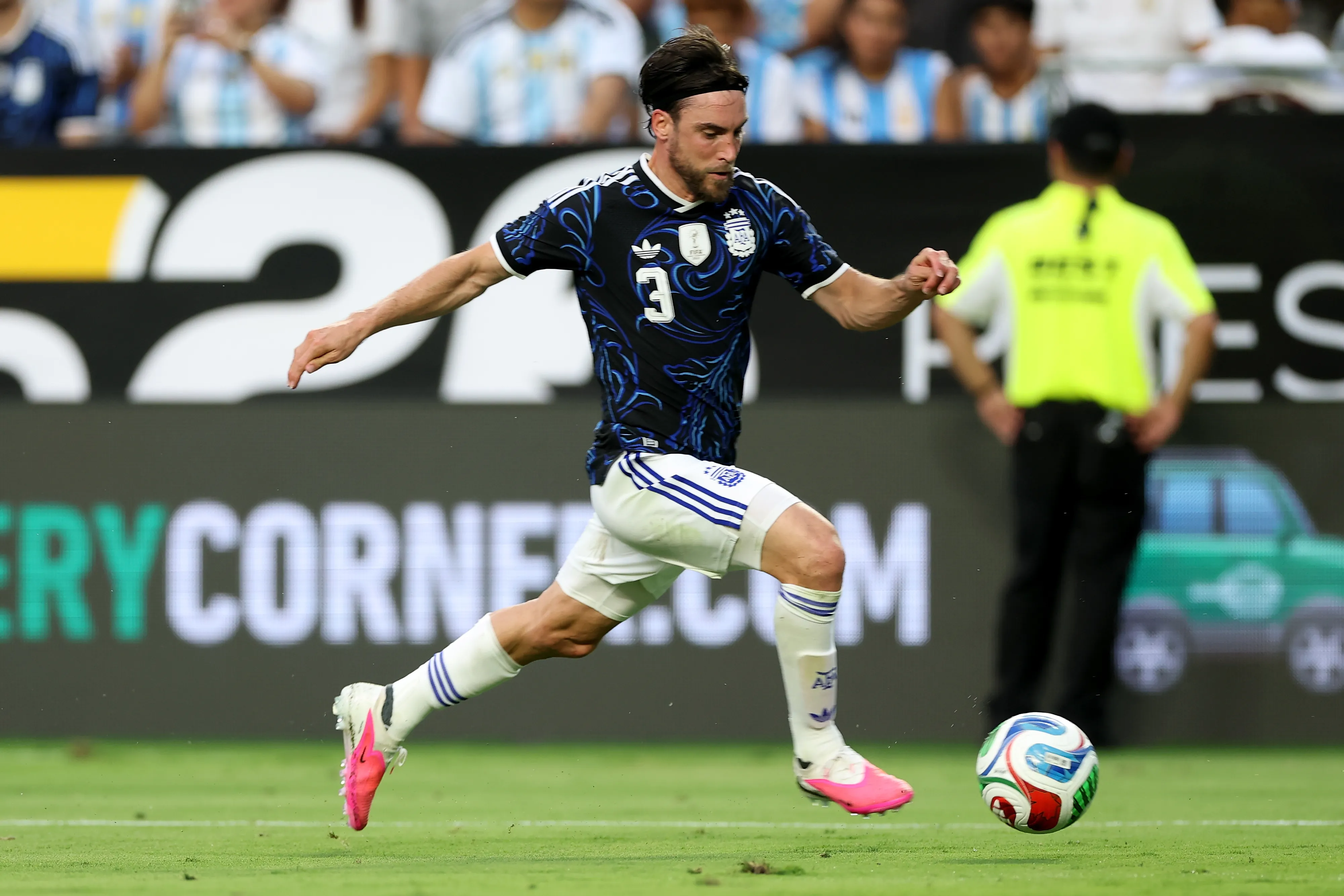 Tagliafico em amistoso pela Argentina (Foto: Tim Warner/Getty Images)
