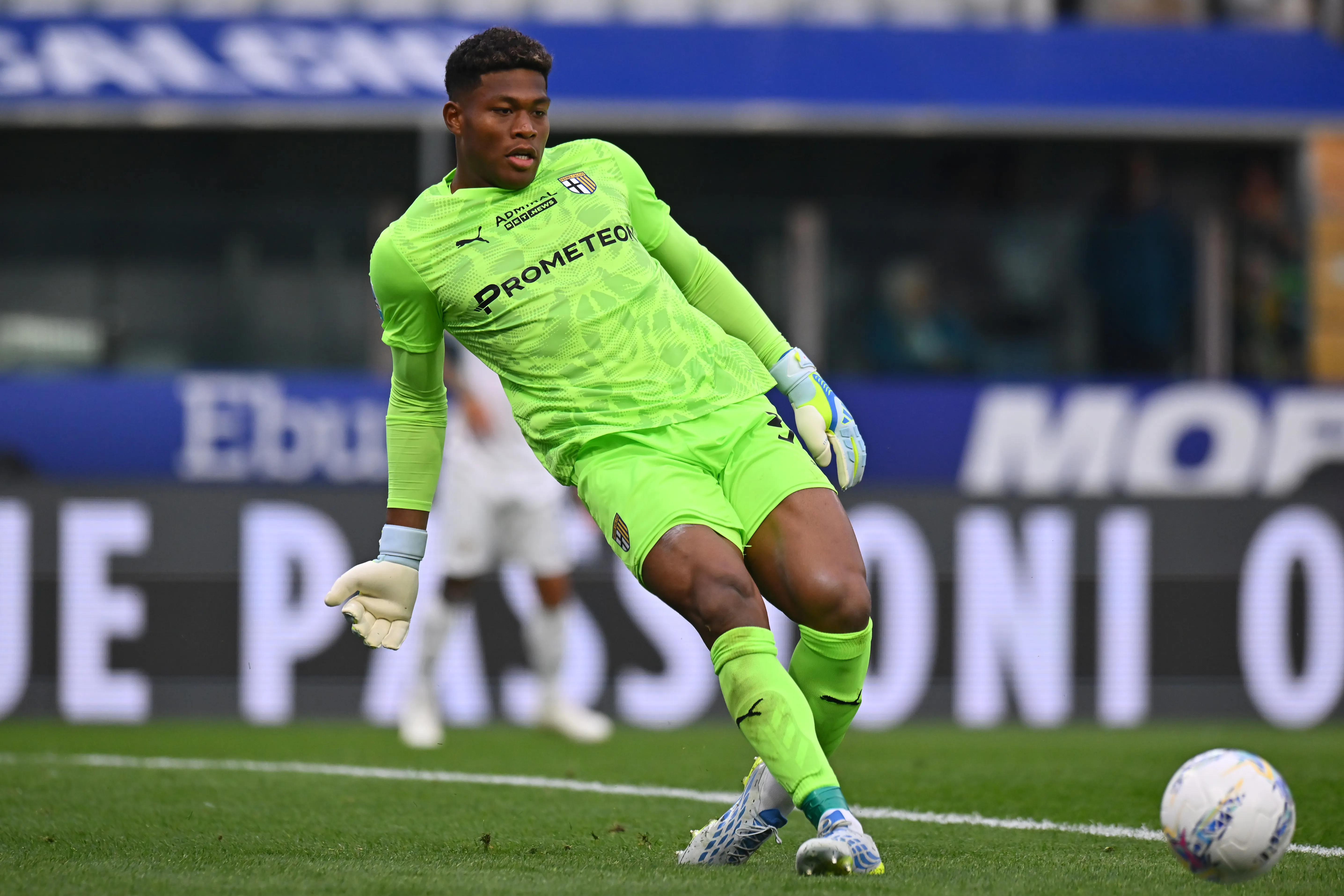 Zion Suzuki em ação pelo Parma. (Foto: Alessandro Sabattini/Getty Images)