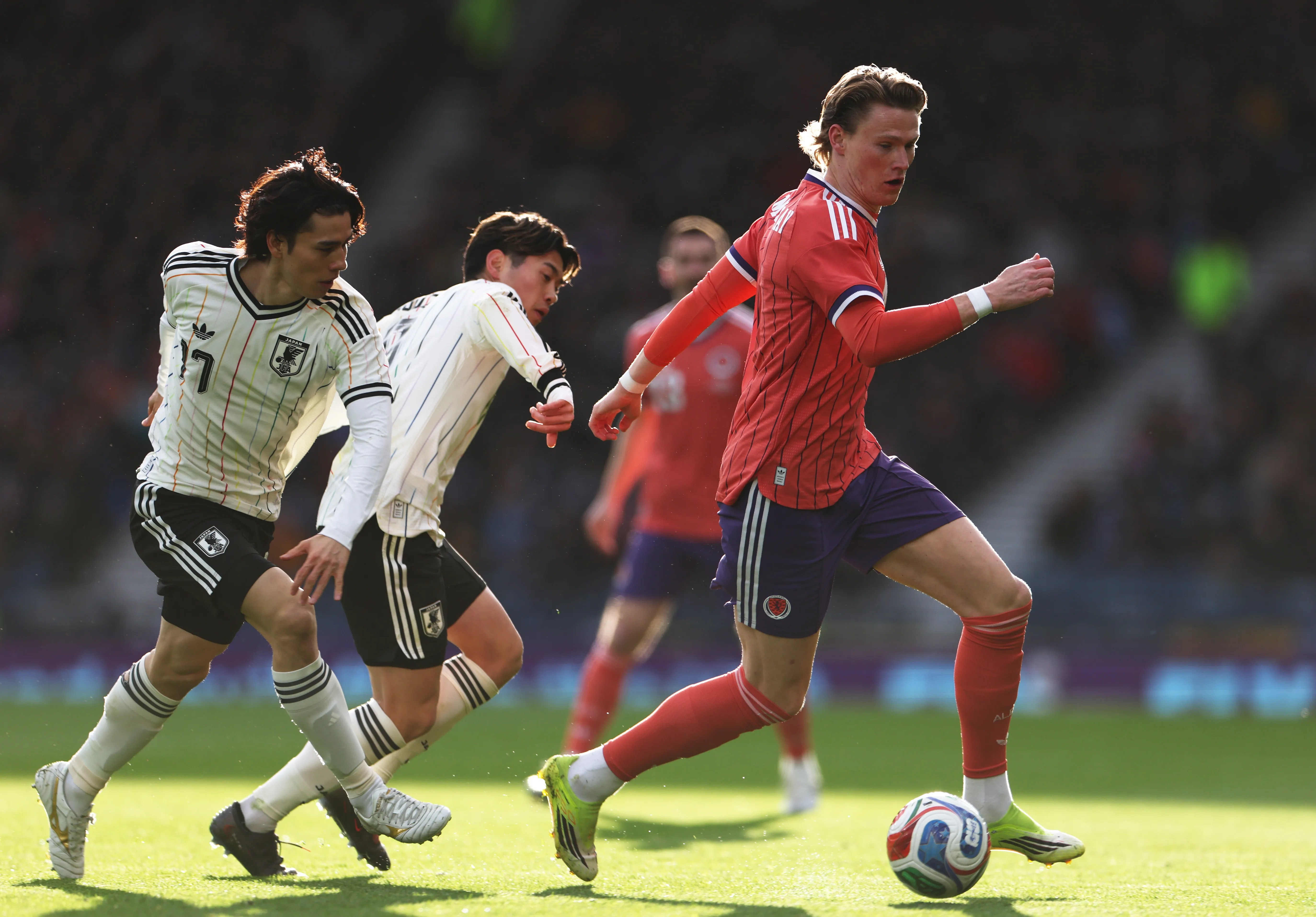 Scott McTominay, da Escócia, durante o amistoso. 
