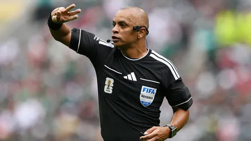 Wilton Pereira Sampaio expulsou três jogadores. Luke Hales/Getty Images.