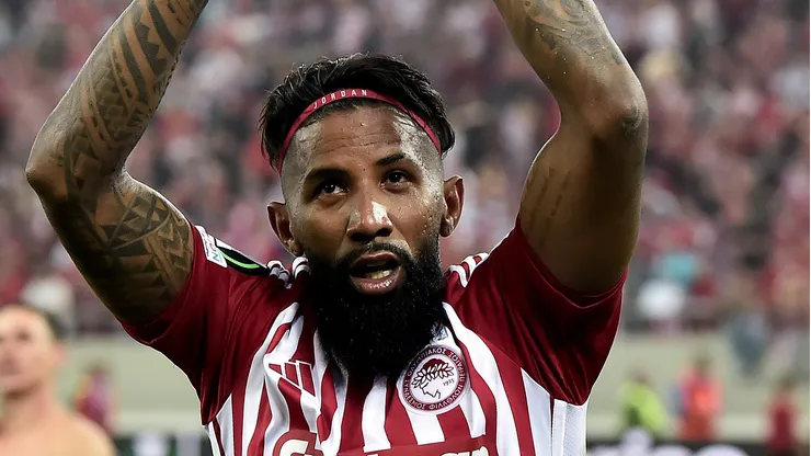 Rodinei, do Olympiacos, pode retornar ao futebol brasileiro para jogar no Grêmio. (Foto: Milos Bicanski/Getty Images)