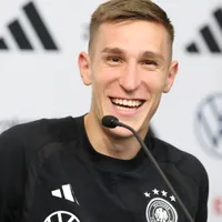 Schlotterbeck destaca foco na Copa ao avaliar rumor no Real