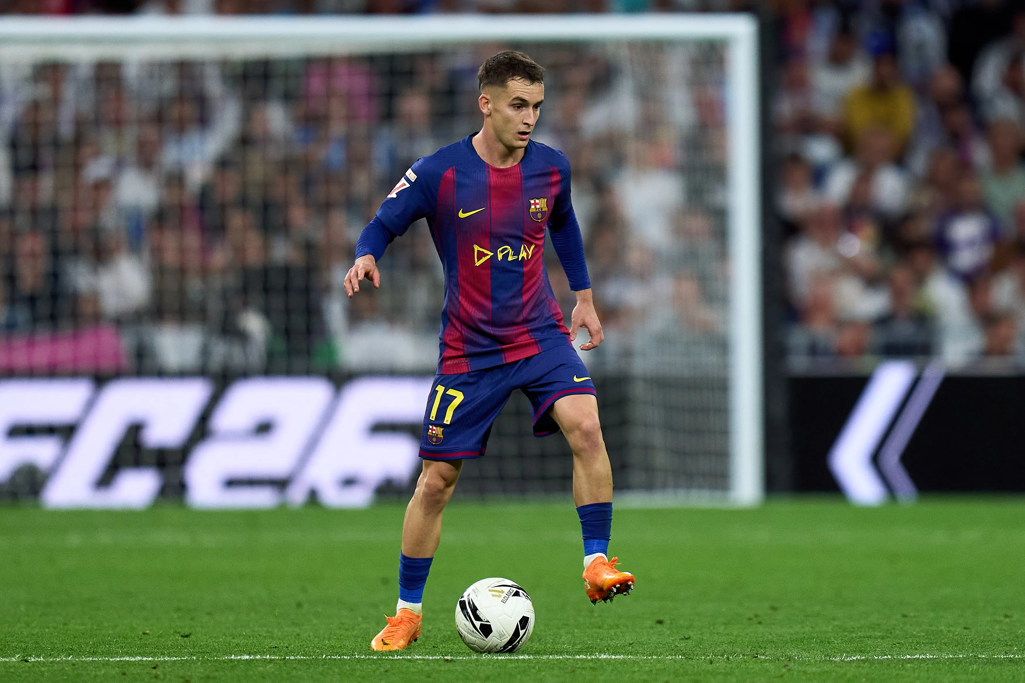 Marc Casadó em campo pelo Barcelona (Foto: Angel Martinez/Getty Images)