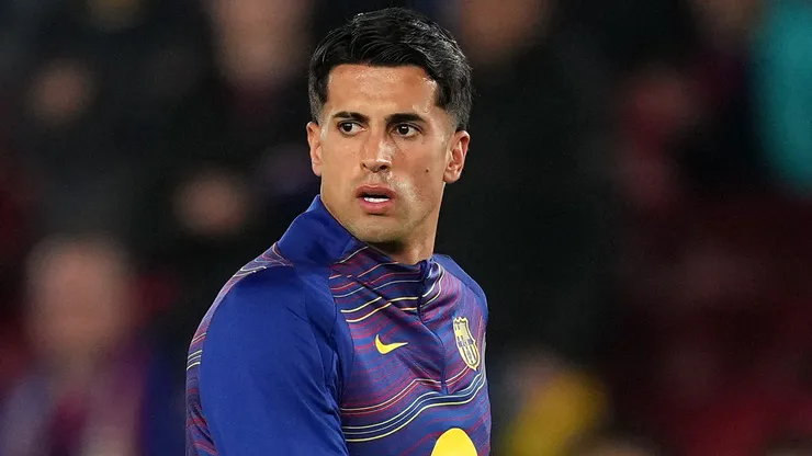 João Cancelo antes de uma partida pelo Barcelona. Foto: Alex Caparros/Getty Images