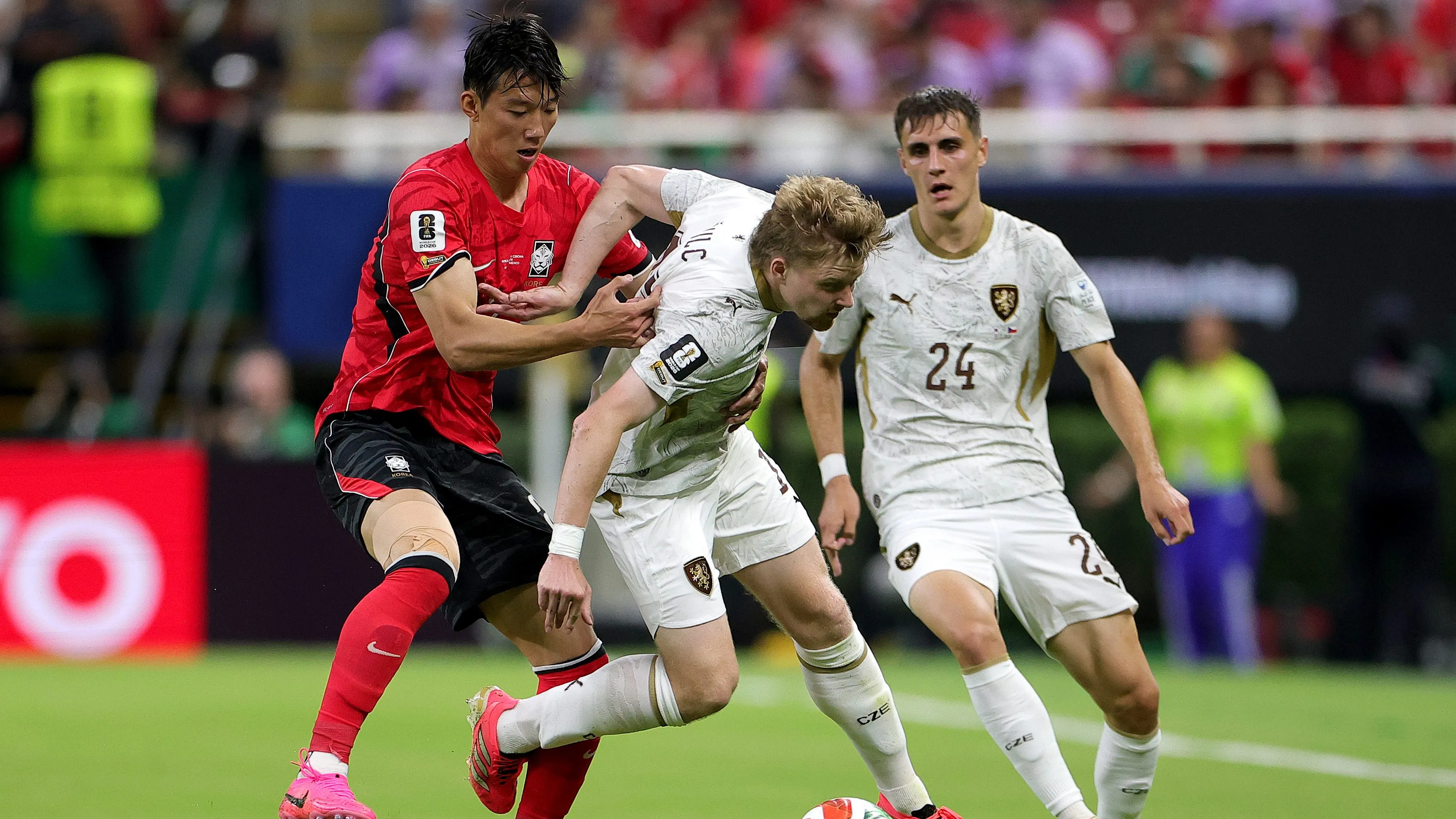 Lee Han-beom em jogo da Coreia na Copa