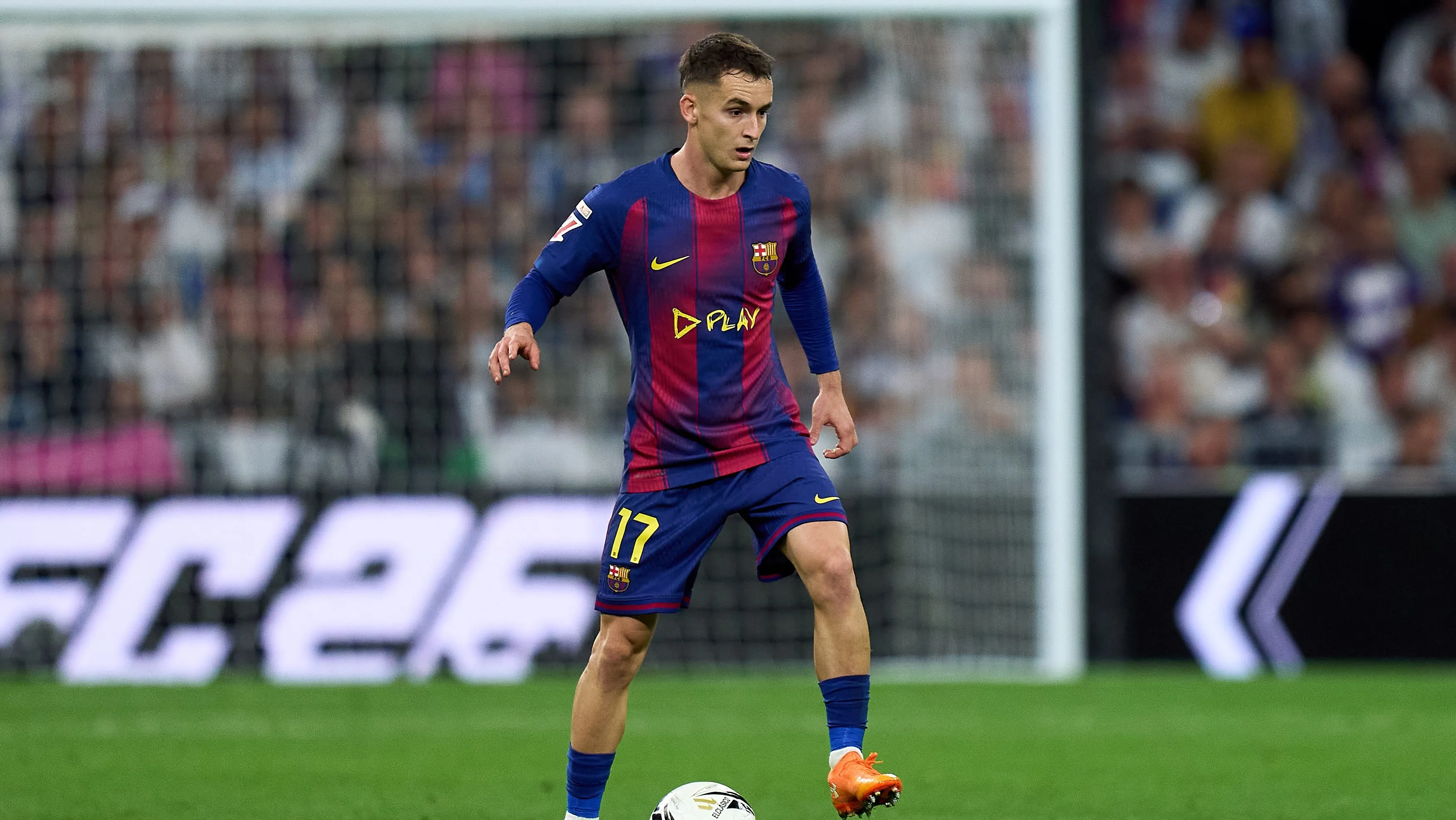 Marc Casadó em campo pelo Barcelona