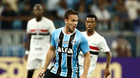 Grêmio corre risco de perder Arthur para Como 1907 e Fluminense (Photo by Pedro H. Tesch/Getty Images)