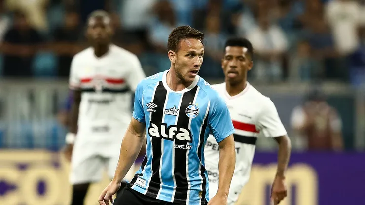 Grêmio corre risco de perder Arthur para Como 1907 e Fluminense (Photo by Pedro H. Tesch/Getty Images)