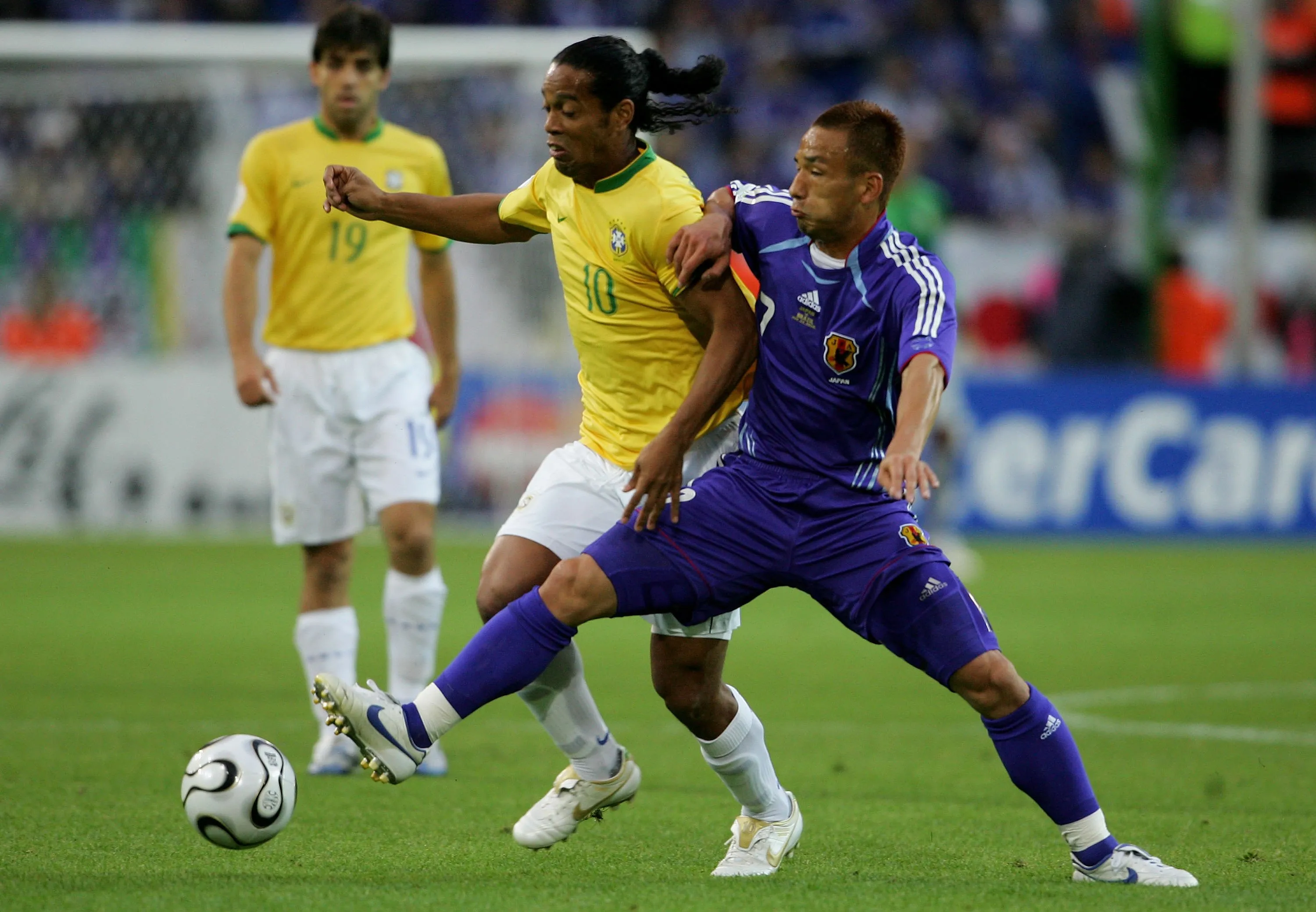 Ronaldinho Gaúcho em ação na Copa de 2006. (Foto: Jamie McDonald/Getty Images)