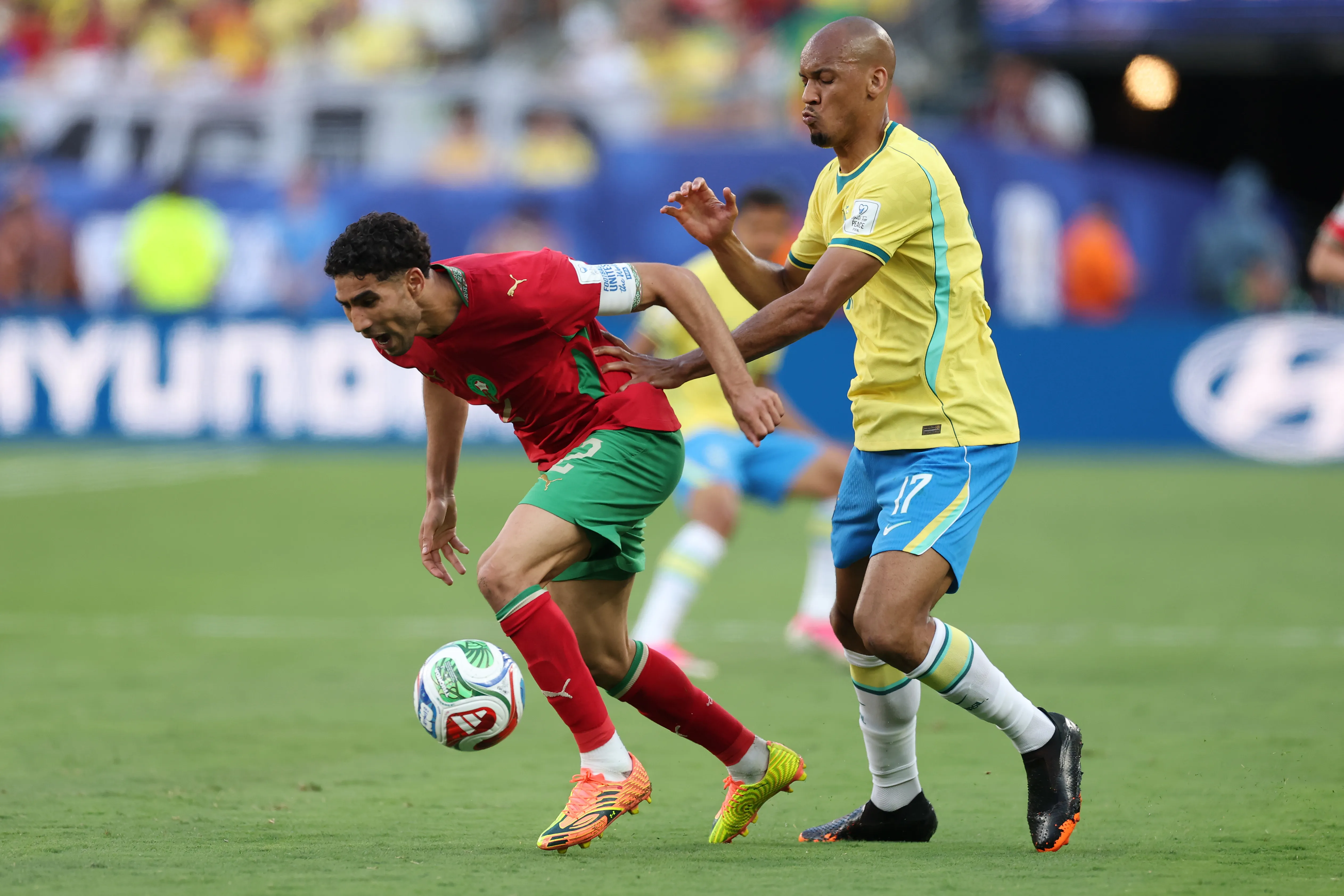 Fabinho em jogo do Brasil contra Marrocos. Foto: Darrian Traynor/Getty Images
