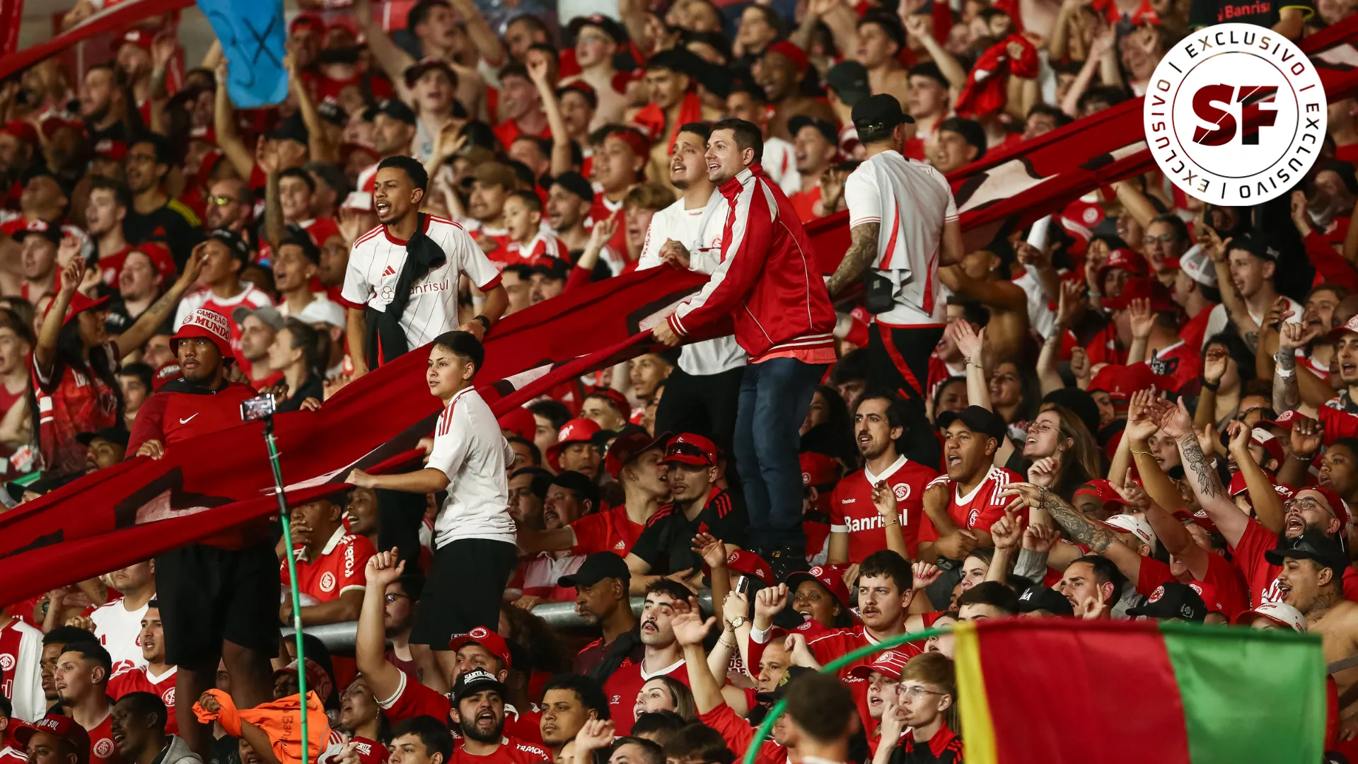 Torcida do Inter durante o GRE-NAL