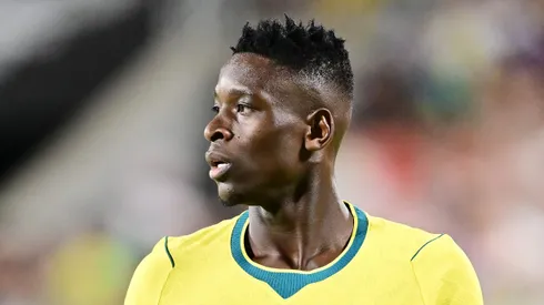 Luiz Henrique coloca Inglaterra à frente do Flamengo. Foto: Julio Aguilar/Getty Images