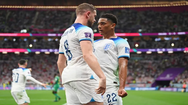 Henderson e Bellingham pela Inglaterra na Copa de 2022 - Dan Mullan/Getty Images