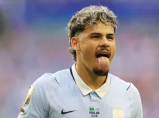 Maxi Araújo livra Uruguai de derrota na Copa