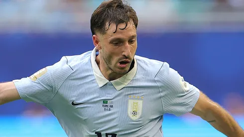 Matias Vina em Uruguai x Arábia Saudita. (Photo by Alex Slitz/Getty Images)