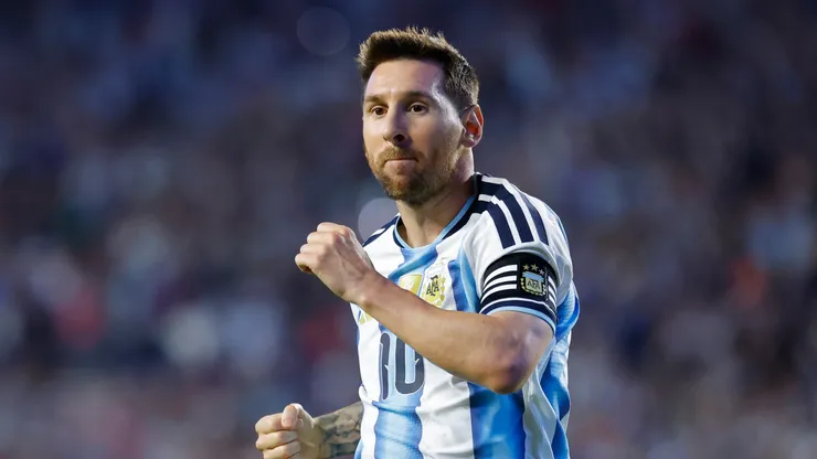 Lionel Messi marca pela Argentina. (Foto: Todd Kirkland/Getty Images)