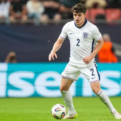 Tino Livramento sofre lesão e é cortado pela Inglaterra