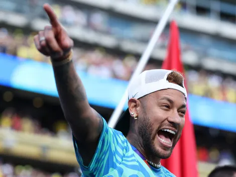 Douglas Santos admite expectativa por volta de Neymar