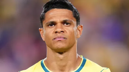 Douglas Santos antes de uma partida pelo Brasil. Foto: Rich Storry/Getty Images
