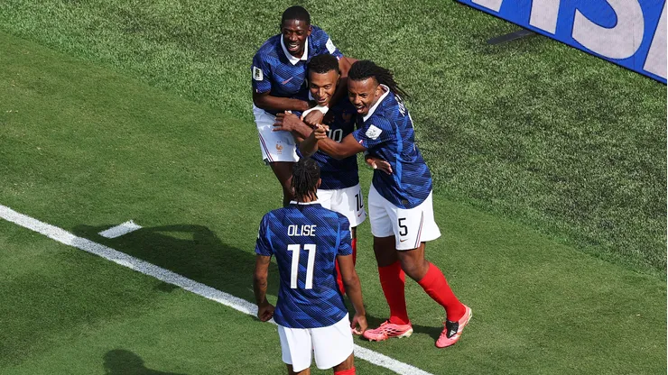 Mbappé e Olise brilham em vitória da França. Foto: Darrian Traynor/Getty Images