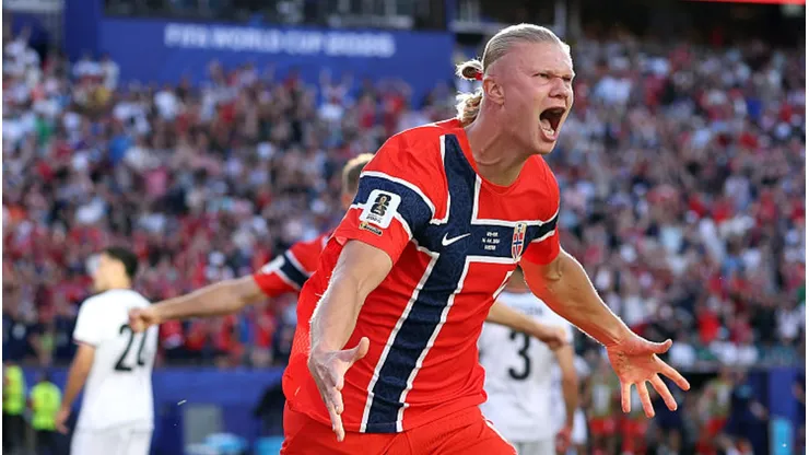 Haaland comemora gol pela Noruega na Copa. Justin Setterfield/Getty Images.