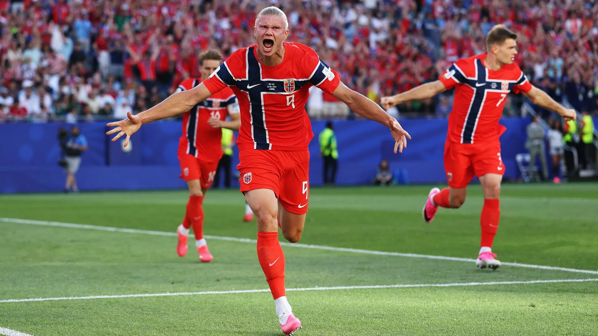 Haaland fez a diferença na estreia da Noruega (foto: Justin Setterfield/Getty Images)