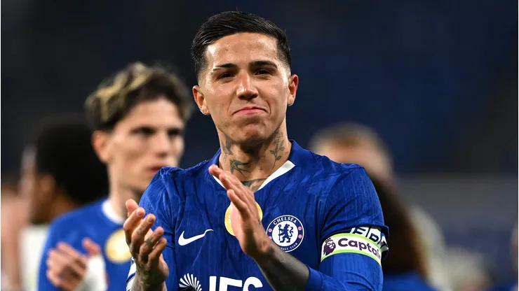 Enzo Fernández em campo pelo Chelsea. Foto: Shaun Botterill/Getty Images