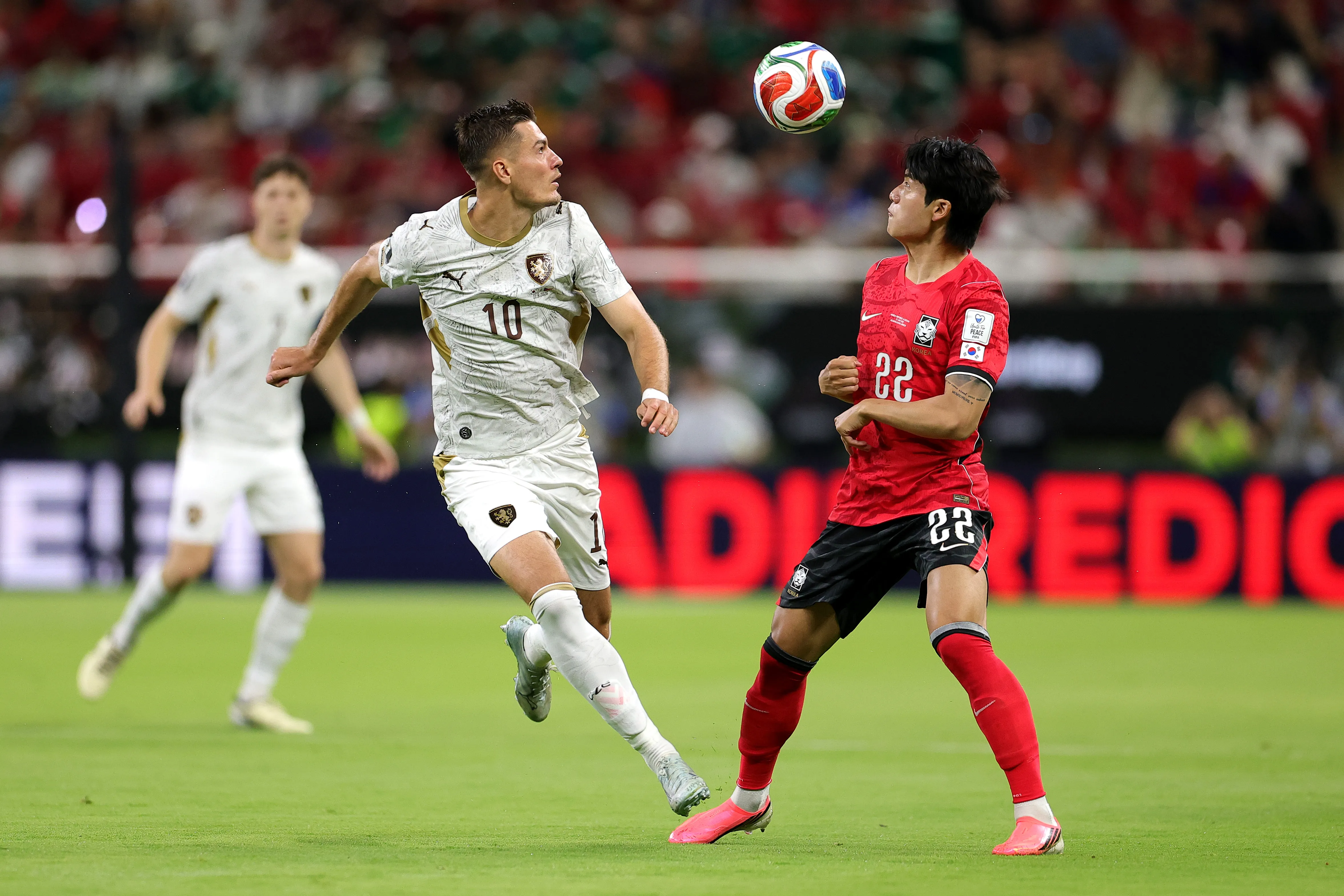 Schick em campo pela Tchéquia (Foto: Alex Slitz/Getty Images)