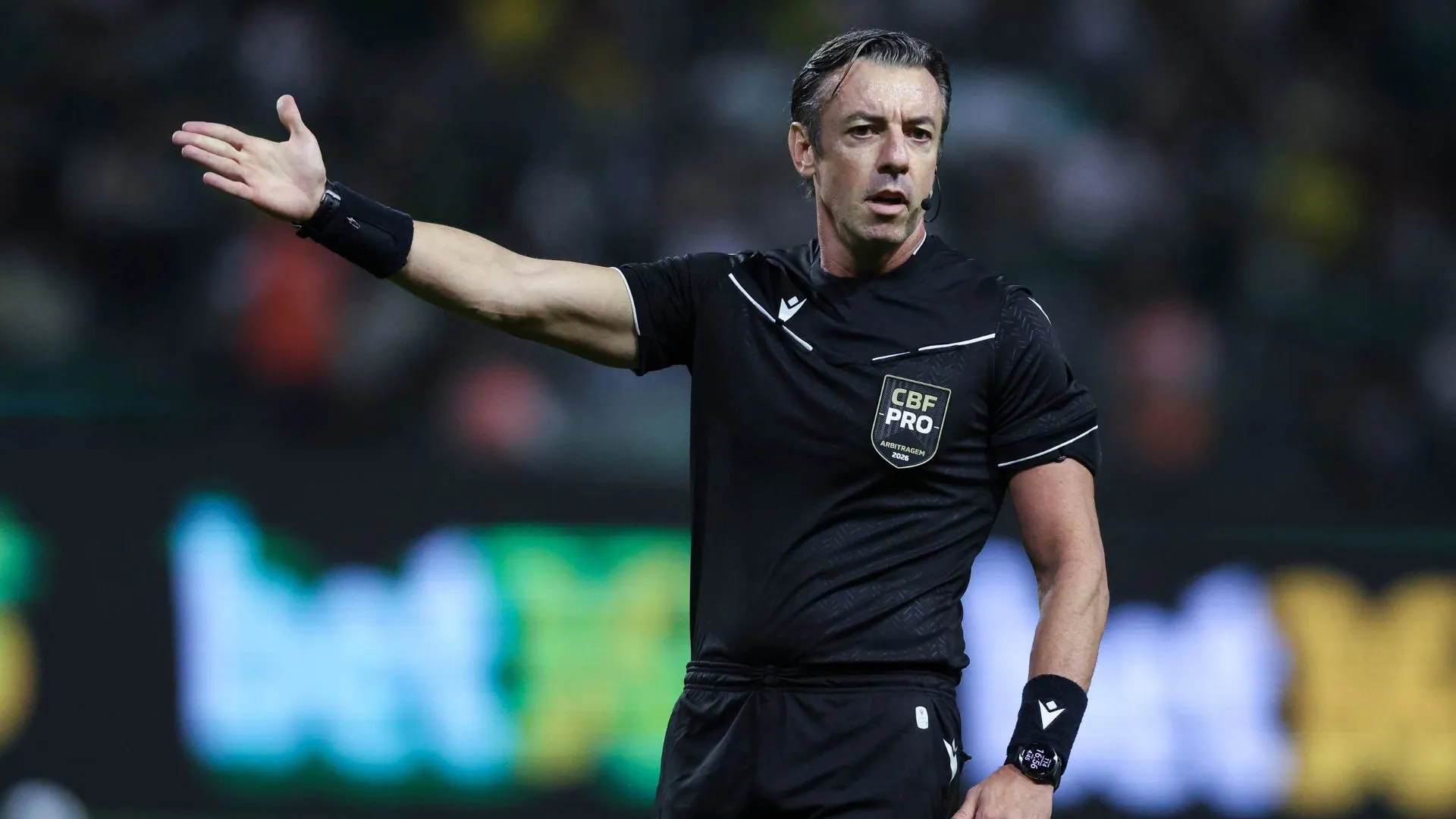 Raphael Claus é um dos árbitros da Copa do Mundo (foto: Alexandre Schneider/Getty Images)