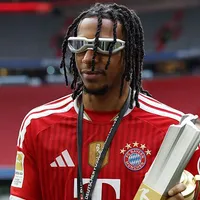 Olise apaga fotos do Bayern e torcida aumenta expectativa