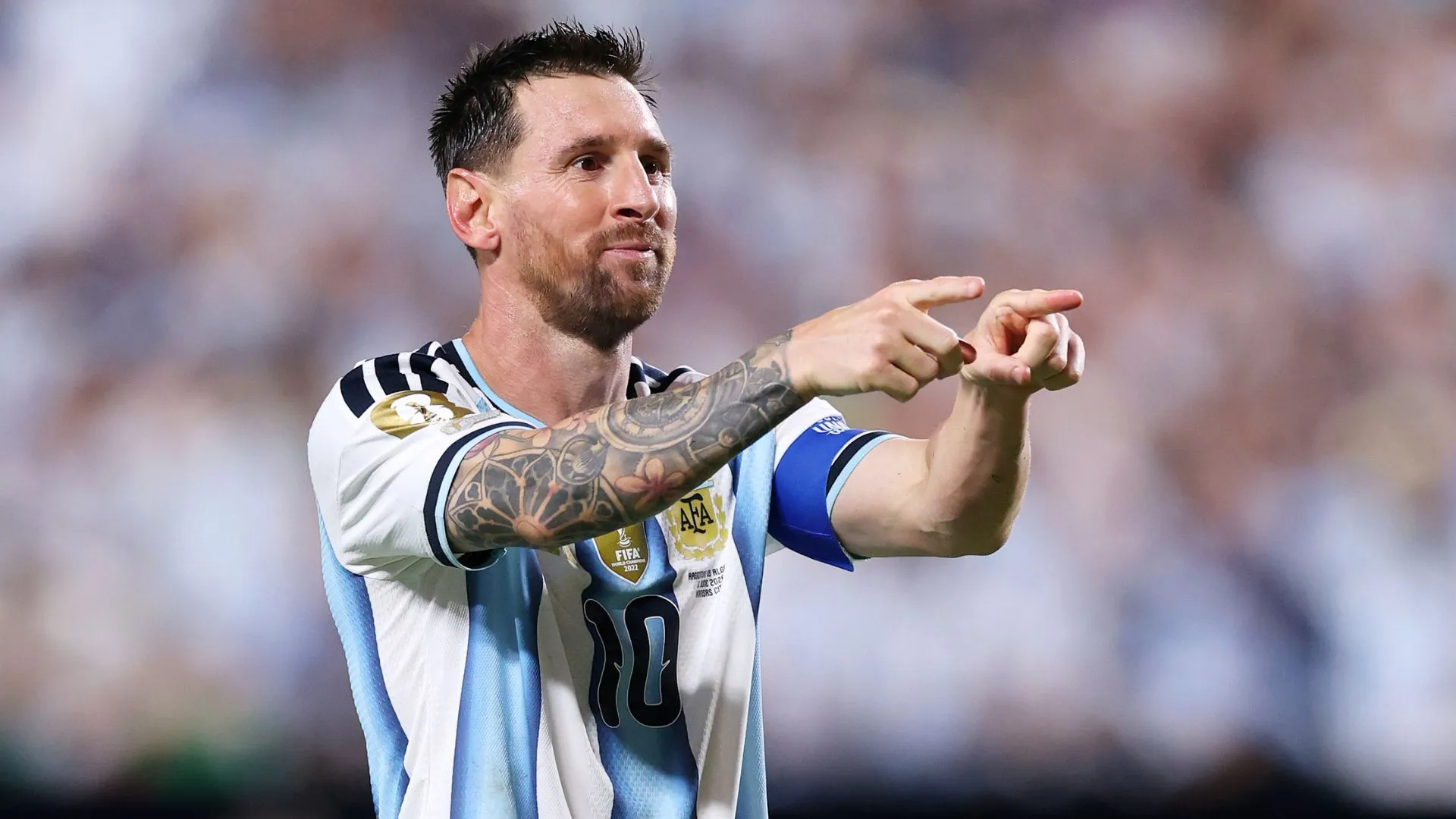 Messi comemorando um dos gols marcados contra a Argélia (foto: Michael Steele/Getty Images)