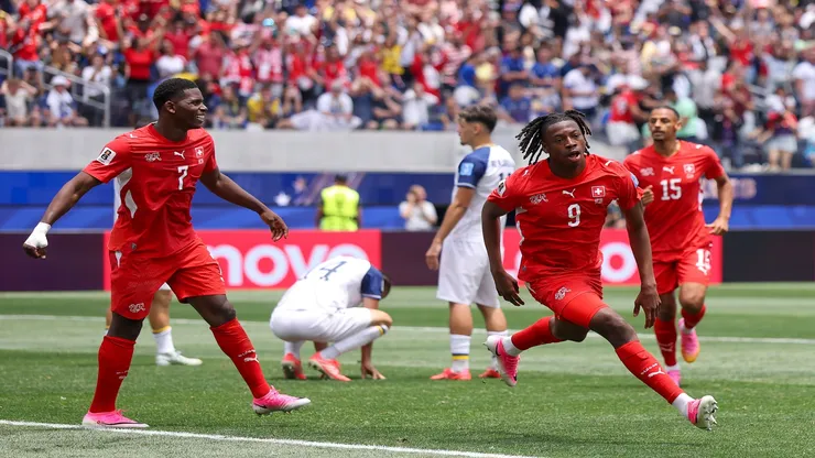 Suíça vence a Bósnia - Dean Mouhtaropoulos/Getty Images