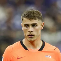Barça mira contratação de Van de Ven