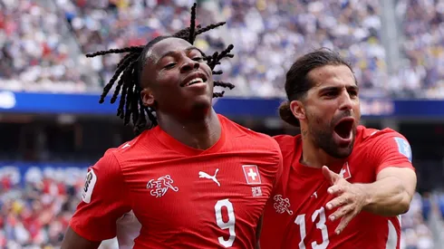 Johan Manzambi entra e marca dois contra a Bósnia. Foto: Dean Mouhtaropoulos/Getty Images