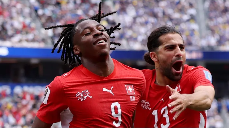 Johan Manzambi entra e marca dois contra a Bósnia. Foto: Dean Mouhtaropoulos/Getty Images