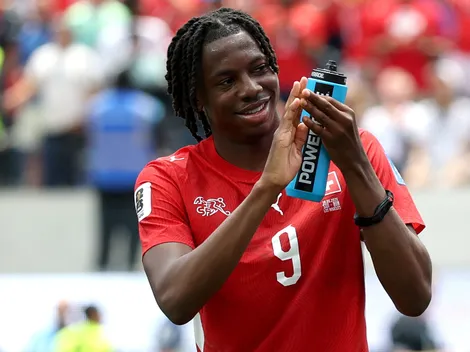 Johan Manzambi, da Suíça, é o mais jovem da história a sair do banco e marcar dois gols