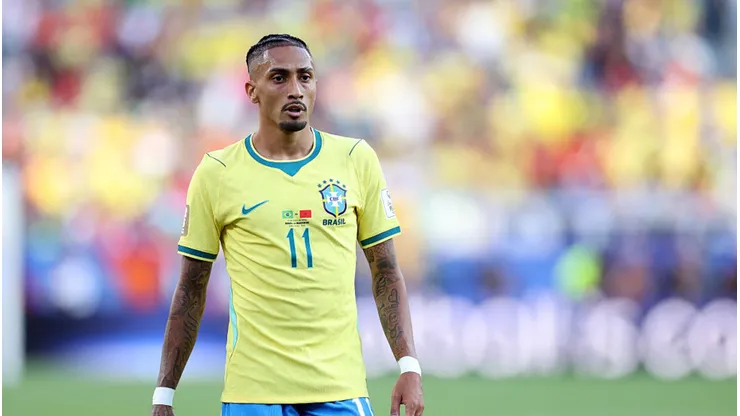 Raphinha sofre com bolhas nos pés. Dan Mullan/Getty Images.