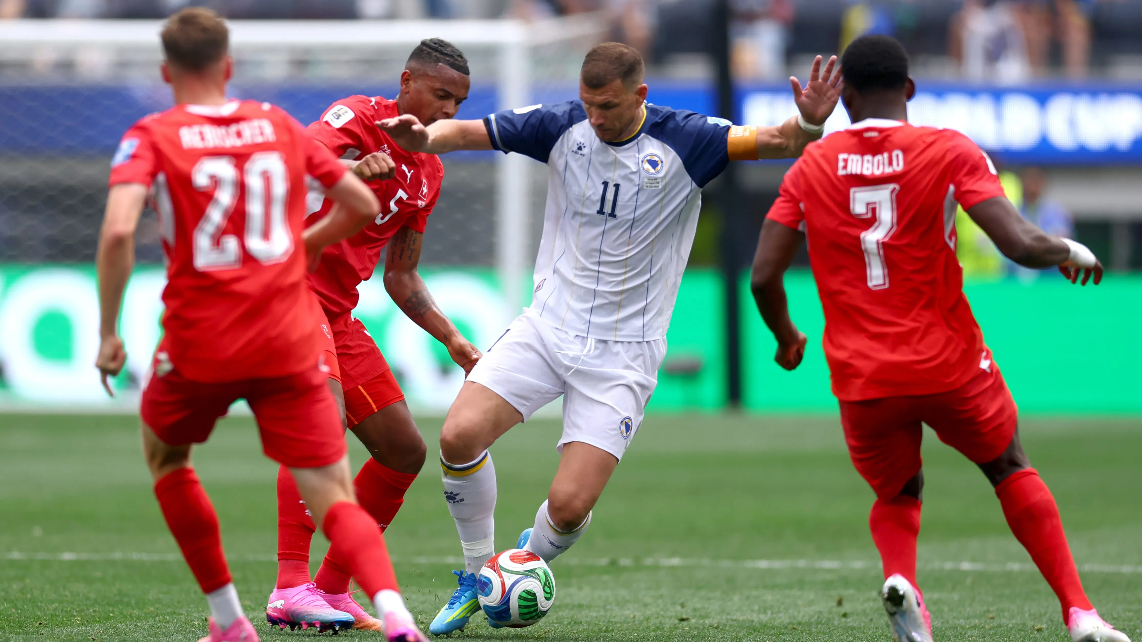 Džeko em jogo da Bósnia