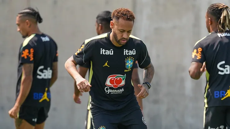 Neymar em treino da Seleção Brasileira (Rafael Ribeiro e Nelson Terme/CBF)