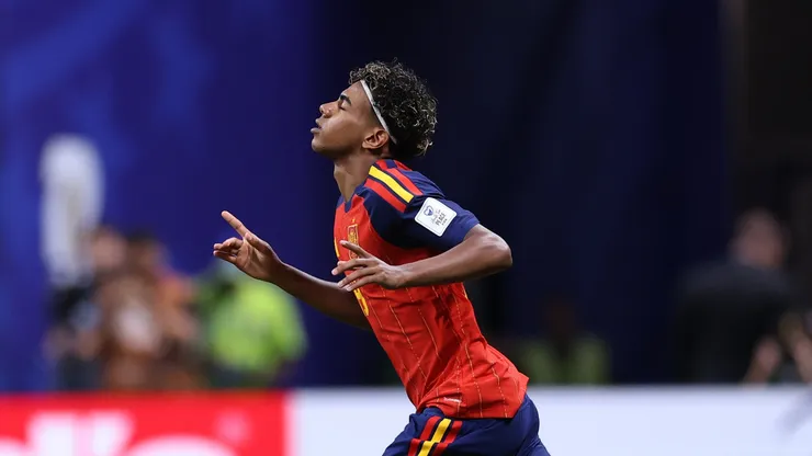 Yamal em jogo da Espanha na Copa de 2026 (Buda Mendes/Getty Images)
