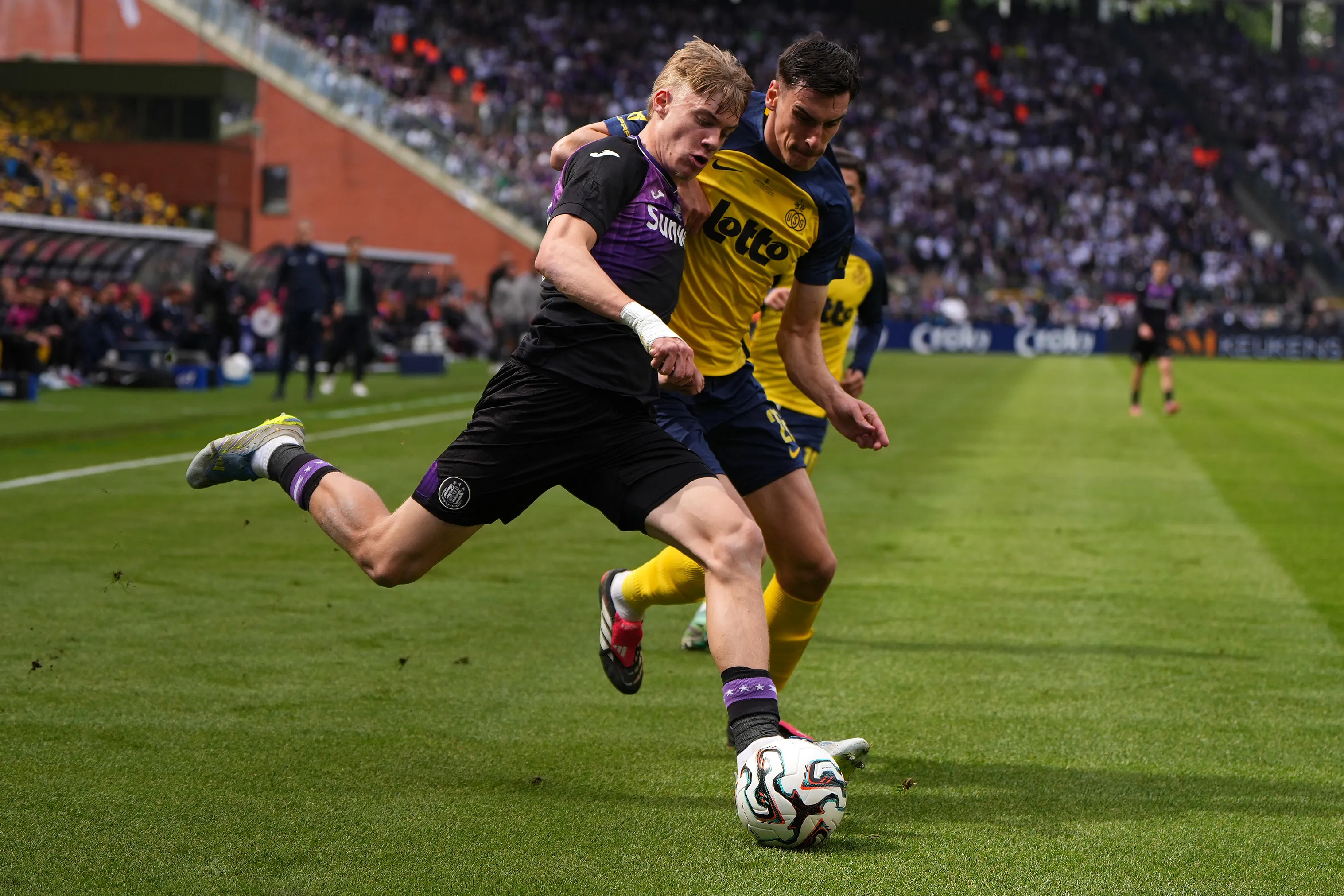 Nathan De Cat em jogo do Anderlecht