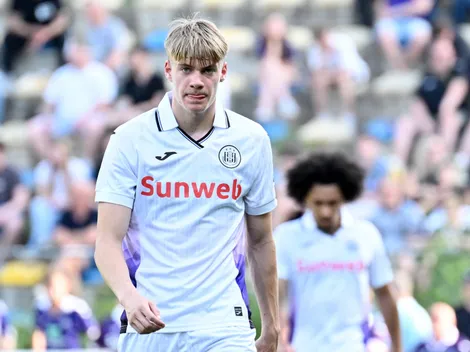 Nathan de Cat é alvo de Manchester United e Tottenham