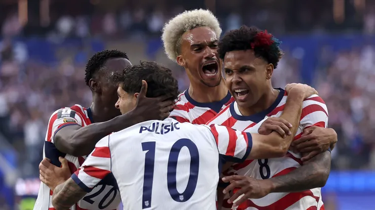 Estados Unidos comemora gol na Copa do Mundo (Dean Mouhtaropoulos/Getty Images)