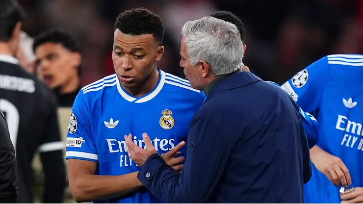 Mourinho quer retirar braçadeira de Vini Jr e transformar Mbappé no capitão, afirma jornalista. (Foto: Angel Martinez/Getty Images)