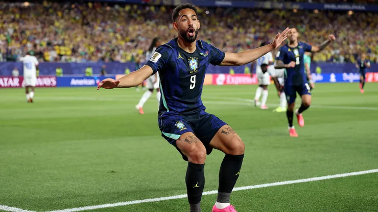 Matheus Cunha brilha em jogo do Brasil. Foto; Dan Mullan/Getty Images