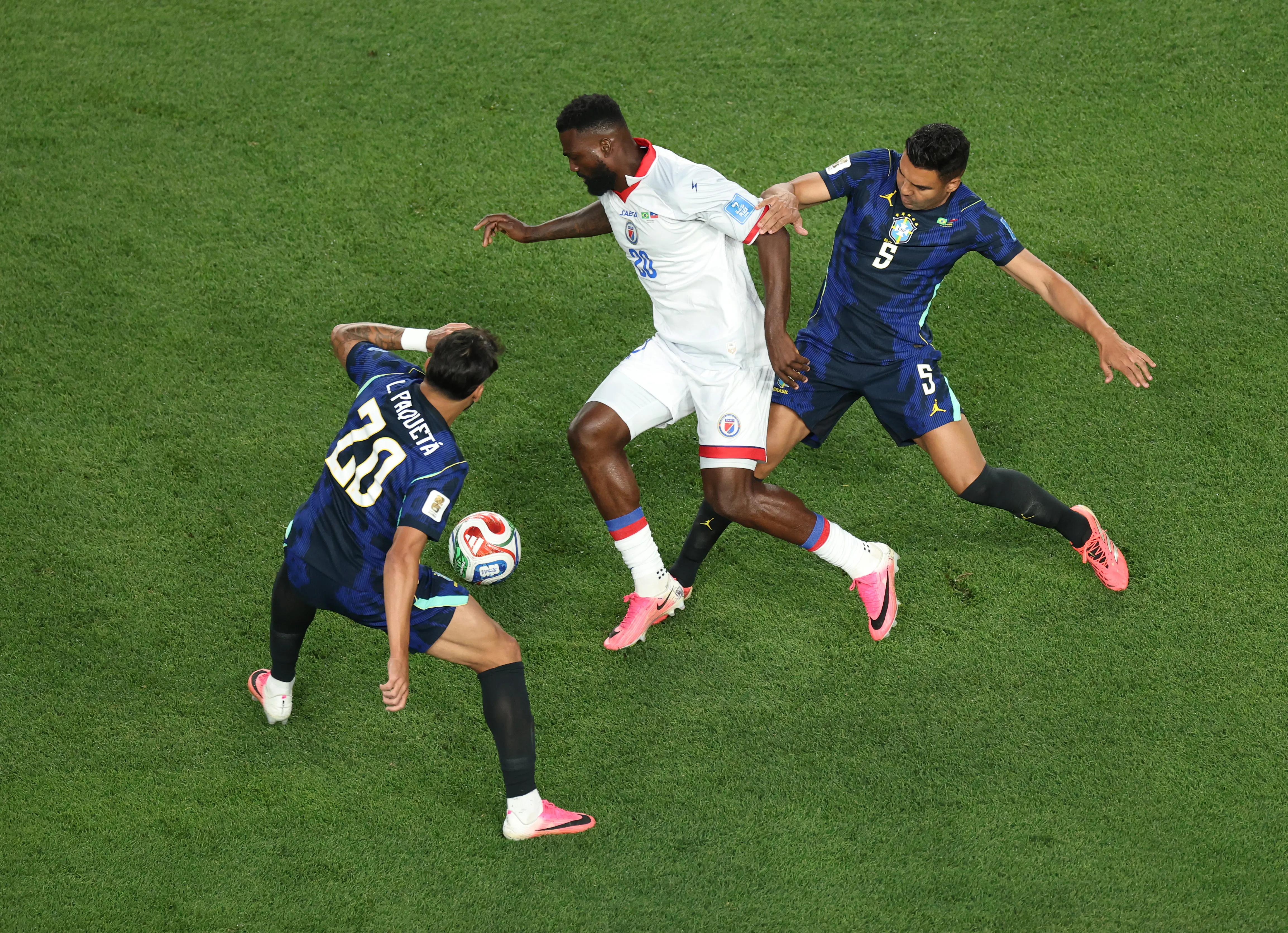 Casemiro na vitória do Brasil sobre o Haiti. Foto: Kevin C. Cox/Getty Images