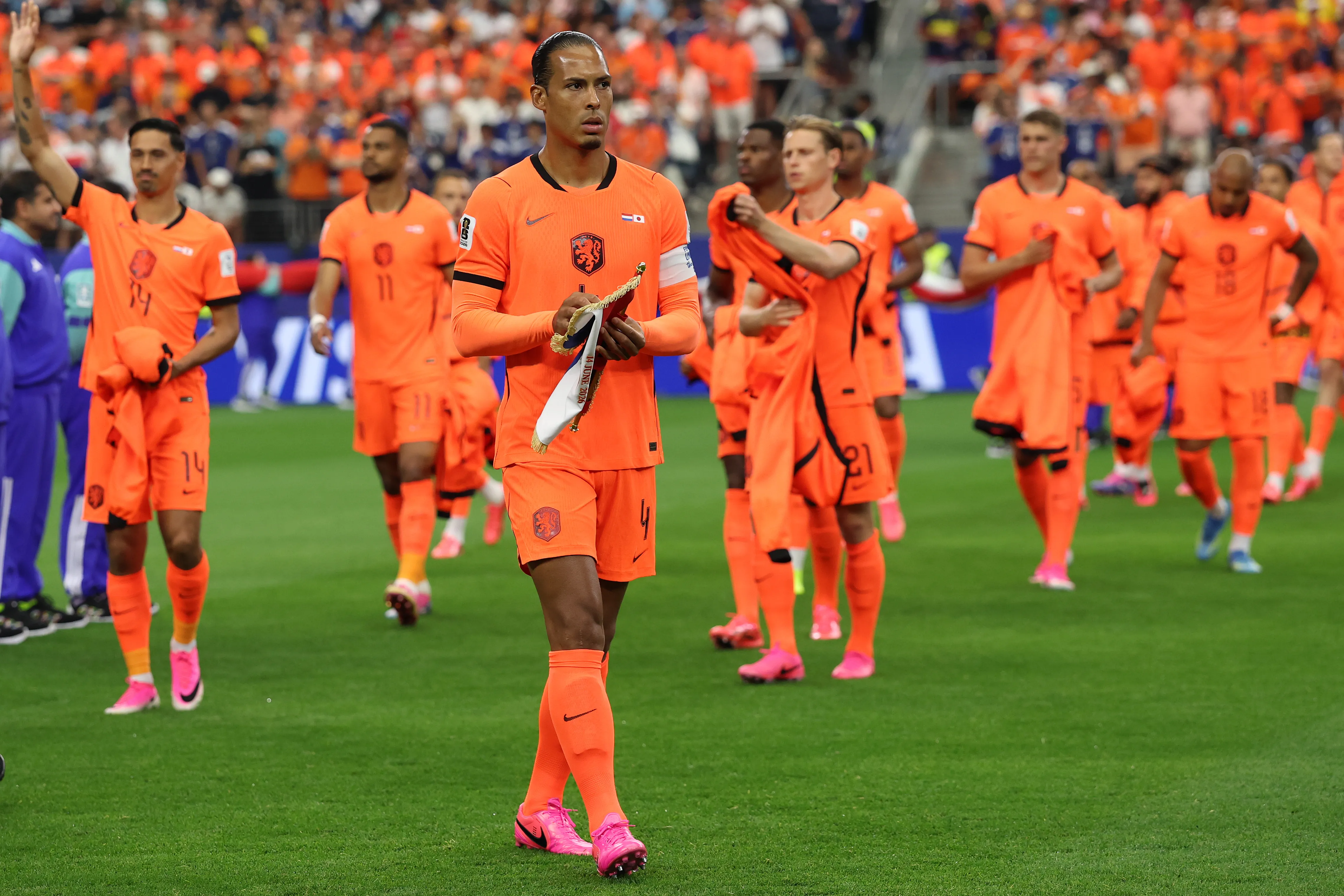 Van Dijk, capitão da Holanda. Foto: Michael Steele/Getty Images
