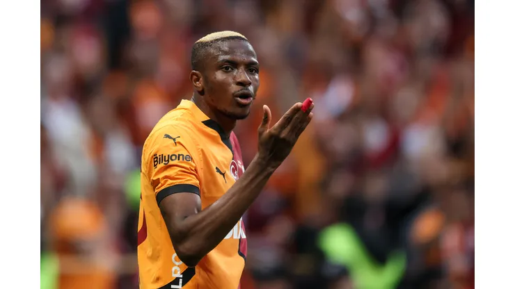 Osimhen volta ao radar do Manchester United. Foto: Ahmad Mora/Getty Images